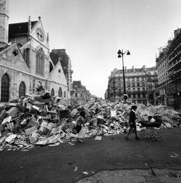 Mai 68, poubelles dans Paris