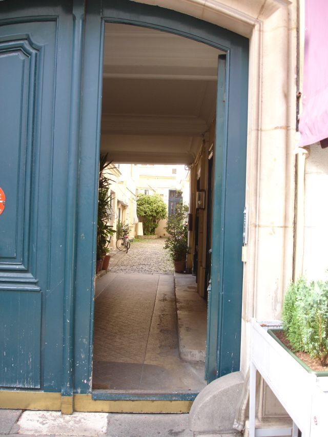 Entrée Rue Linné