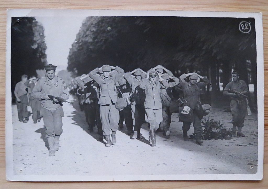 Prisonniers allemands, 25 août 1944